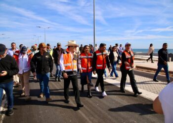 Avanza Gobernador Durazo construcción de malecón de Huatabampito con 75% de la obra concluida