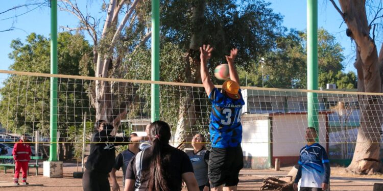 Inician actividades deportivas por el día del policía