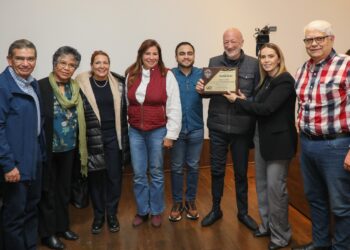 Realiza diputada Marcela “Maval” Valenzuela la conferencia “La paz y nuestra salud”.