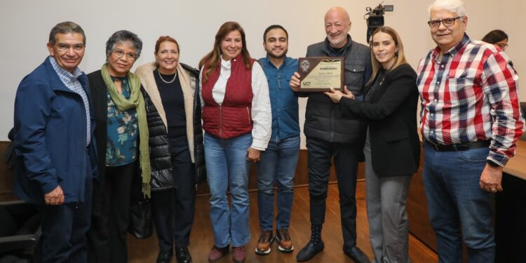 Realiza diputada Marcela “Maval” Valenzuela la conferencia “La paz y nuestra salud”.