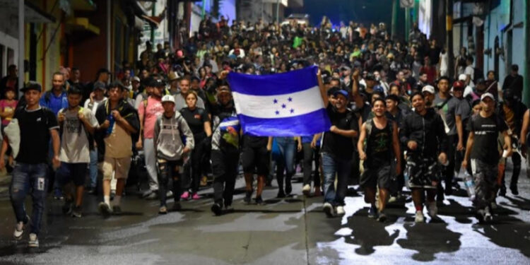Sale caravana de 500 migrantes de Tapachula, Chiapas