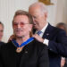 Bono, Messi y Denzel Washington reciben la mayor condecoración civil de EU