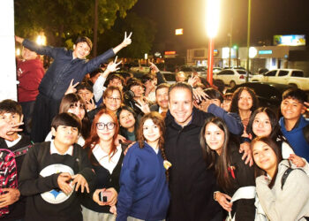 Entrega Alcalde corredor Camina Segura en Secundaria #1 “Prevo”