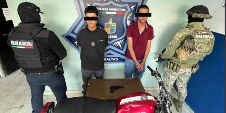 Policía municipal de Cajeme detiene a dos presuntos por allanamiento y uno por robo a comercio