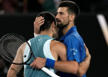 Djokovic elimina a Alcaraz y avanza a semifinales en Australia