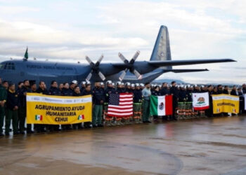 Parten a EU especialistas para apoyar en incendios de California