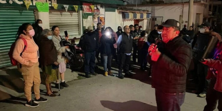 Evacuan a pobladores de Tepeji del Río por fuga de gas LP