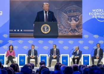 «Vengan a producir en EU» o «tendrán que pagar aranceles»: Trump en Davos