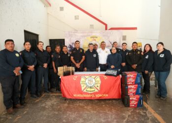 Entrega alcalde ‘Beto’ Vázquez equipamiento al Departamento de Bomberos