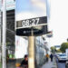 Transeúntes se quejan por instalación de relojes de publicidad en Periférico