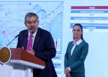 «No están solos», dice Sheinbaum a mexicanos en EU