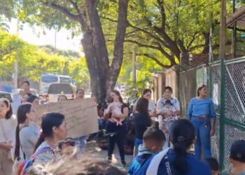 Locatarios de mercados levantan bloqueo frente a Sedeco