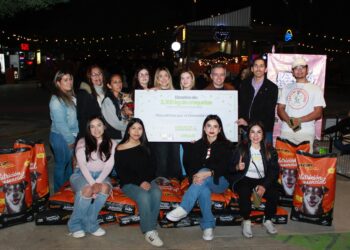 Entrega Omar Del Valle Colosio más de tres toneladas de croquetas a agrupaciones de rescate animal