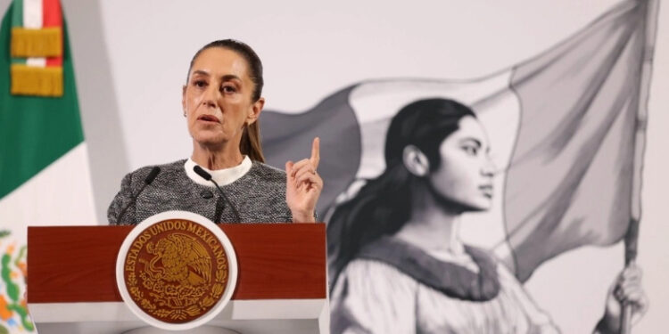 Reducción de rutas de Mexicana forma parte de una revisión: Sheinbaum