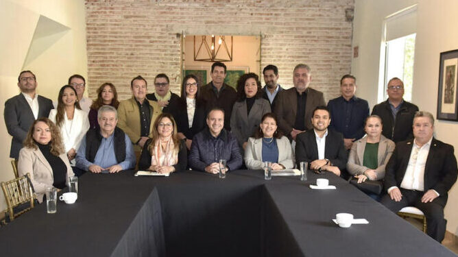 Trabaja Toño Astiazarán para convertir a Hermosillo en la ciudad solar sustentable