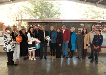 Encabeza el ‘Beto’ Vázquez ceremonia de honores a la bandera en la primaria Margarita Maza de Juárez
