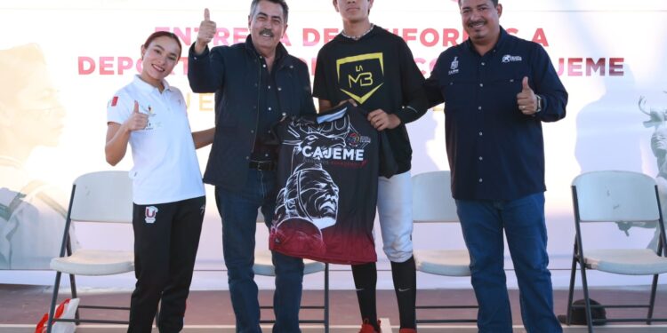 Entrega Javier Lamarque uniformes a más de 800 atletas para los juegos nacionales CONADE 2025