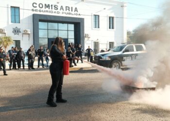 Capacitan a policías de Huatabampo en el Uso Correcto de Extintores