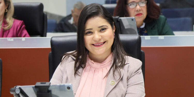 Igualdad, justicia social y protección de los más vulnerables: prioridad para la diputada Deni Gastélum