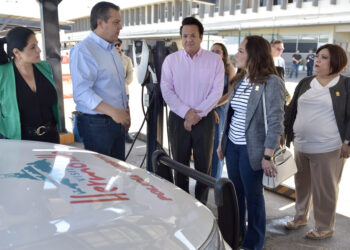 Reconocen alcaldes de Guanajuato y Colima eficiencia en el uso de energías limpias en Gobierno de Toño Astiazarán