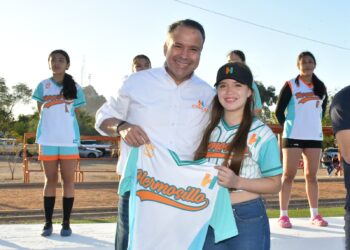 Reconoce Toño Astiazarán a deportistas representantes de Hermosillo en la etapa estatal de los Juegos Nacionales CONADE 2025