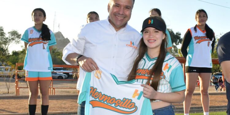 Reconoce Toño Astiazarán a deportistas representantes de Hermosillo en la etapa estatal de los Juegos Nacionales CONADE 2025