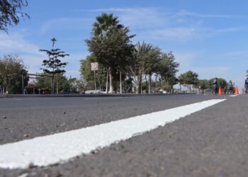 Continúan en Cajeme los trabajos de señalización y pintura vial en calles recién pavimentadas
