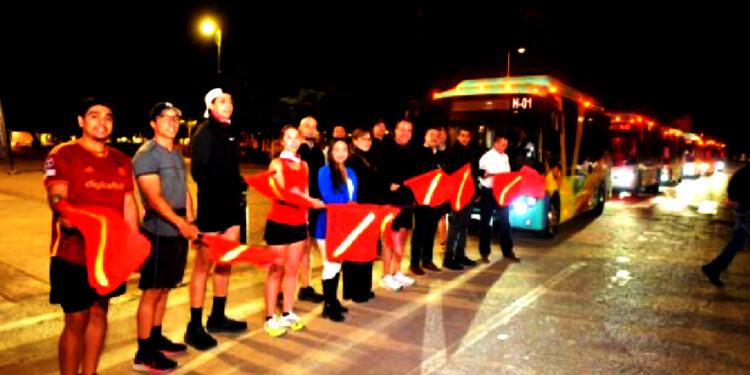 Da Alcalde banderazo de salida al HBus en su primer día de circulación