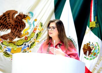 Diputada Gabriela Tapia Fonllem, en el contexto de la promulgación de la Constitución Política de México, presenta iniciativa de reforma de no reelección.
