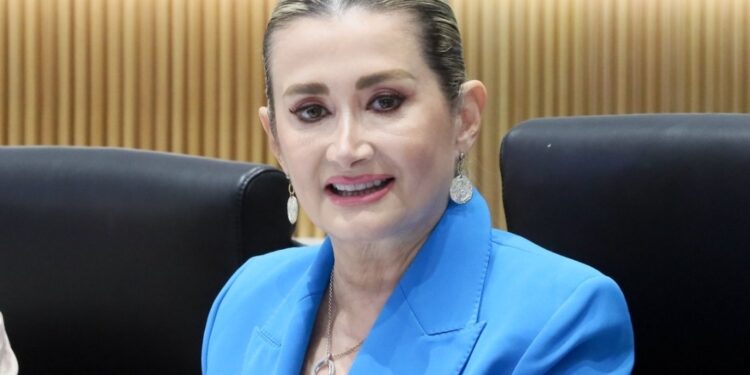 Conmemora Diputada Ely Sallard día nacional de la vivienda