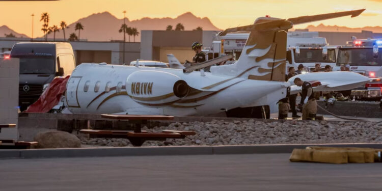 Aviones se estrellan en pista de aeropuerto de Scottsdale, Arizona; hay 1 muerto y 3 heridos