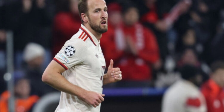 Bayern Munich mantiene dominio de Bundesliga al derrotar 4-3 a Holstein