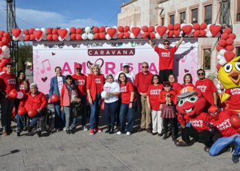 Asisten cientos de Cajemenses a la caravana «amor es paz»