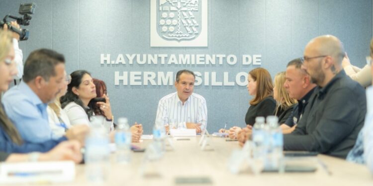 Convoca Toño Astiazarán a redoblar esfuerzos a favor de la prevención de la violencia familiar
