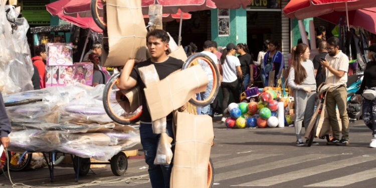 Confianza del consumidor inició 2025 con caída; suma 3 meses de bajas