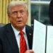 Trump firma decreto de aranceles al acero y aluminio