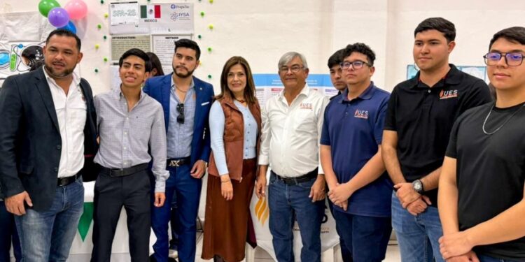 Destacan estudiantes de la UES en Feria Científica Álamos 2025