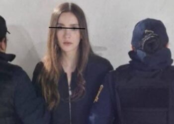 Detienen a la influencer, Marianne Gonzaga, tras apuñalar a la novia de su expareja.
