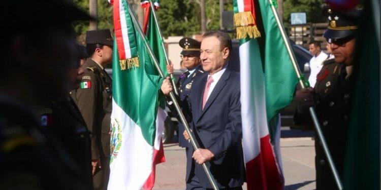 Encabeza Gobernador Durazo evento conmemorativo por el Día de la Bandera