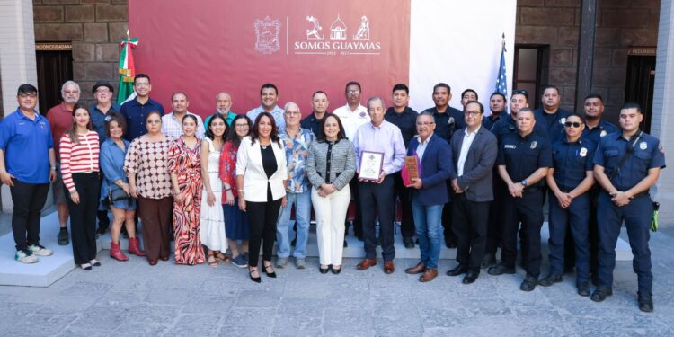 Realizan ceremonia de cruce de banderas entre Guaymas y Mesa, Arizona