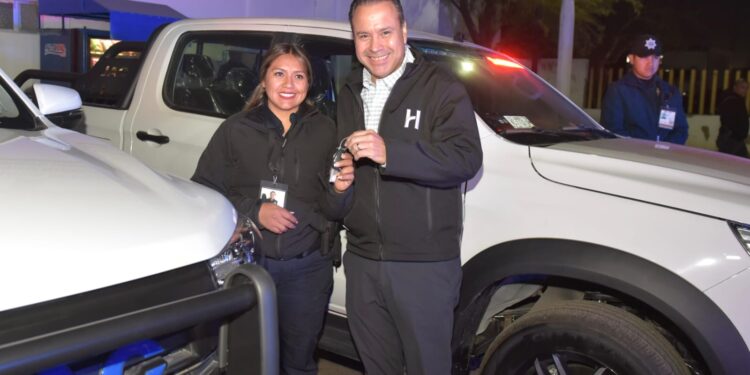 Equipa Antonio Astiazarán con 10 unidades eléctricas y un sistema fotovoltaico a la Comandancia Nuevo Hermosillo