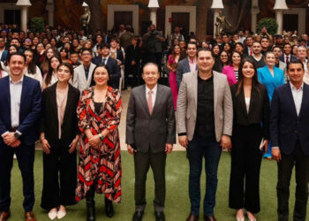 Ganadores del Premio Estatal de la Juventud agradecen a Gobernador Durazo estímulo de 100 mil pesos