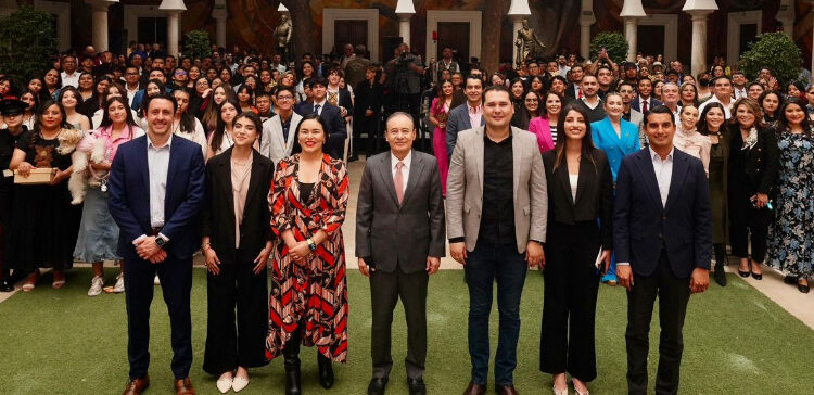 Ganadores del Premio Estatal de la Juventud agradecen a Gobernador Durazo estímulo de 100 mil pesos