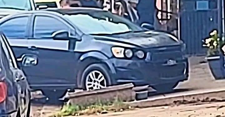 Se les olvida su bebé de 6 meses dentro del carro y muere.