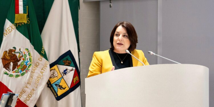Solicita Bancada Naranja atender problemáticas en aduanas y derechos de migrantes y connacionales