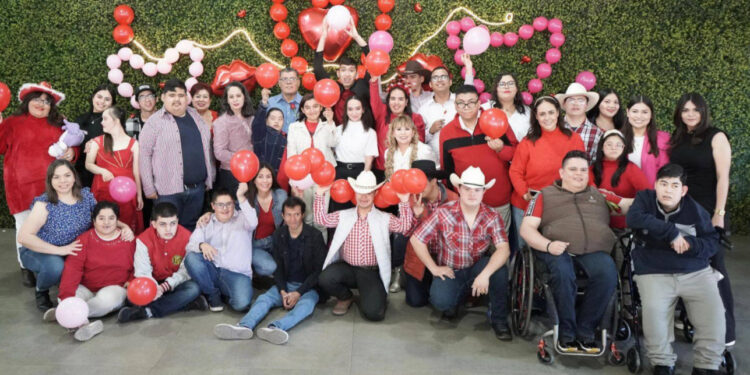 Jóvenes del Centro de Capacitación Ocupacional «Manos a la Vida» celebran el Día del Amor y la Amistad