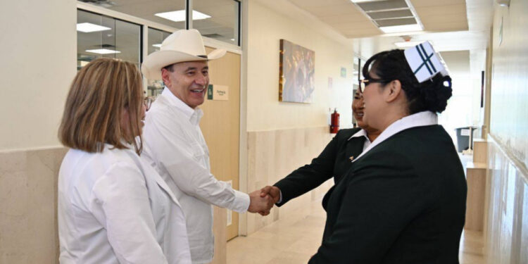 Logra Gobernador Durazo incremento del 30% al salario de médicos especialistas en Sonora