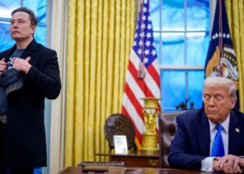 FBI y el Pentágono piden a sus empleados ignorar la orden de Musk de informar sobre sus «logros»