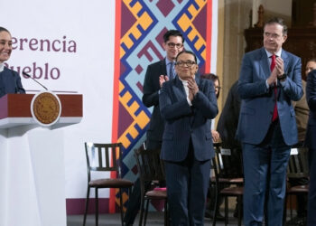 Tras diálogo con Sheinbaum, pausa Trump aranceles