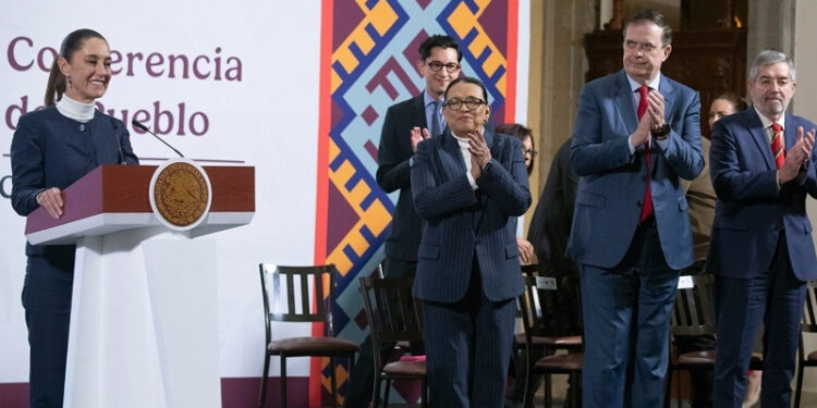 Tras diálogo con Sheinbaum, pausa Trump aranceles